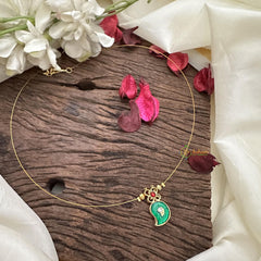 Elegant Single Green Kemp Stone Manga Pendant Invisible Chain-G15537