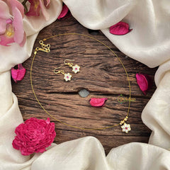 Vriksham Simple Floral Pendant Invisible Chain-White Red-G20606