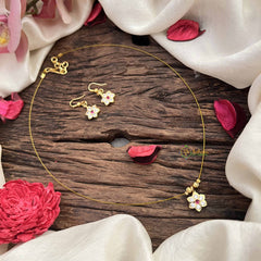 Vriksham Simple Floral Pendant Invisible Chain-White Red-G20606