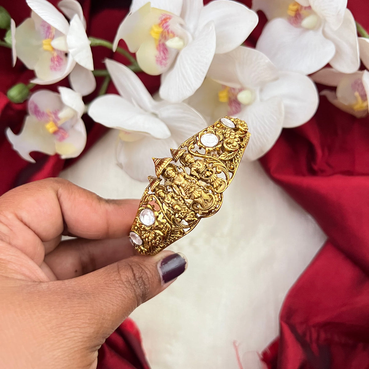 Vriksham Ram Parivar White Studded Accents Screw Style Kada Bangle -G22045