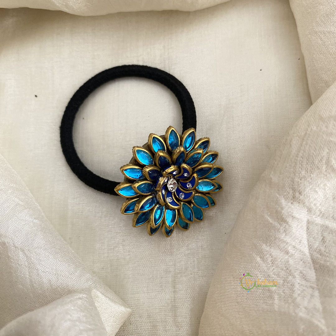 Floral Blue Kundan Pendant Rubber Band - H703