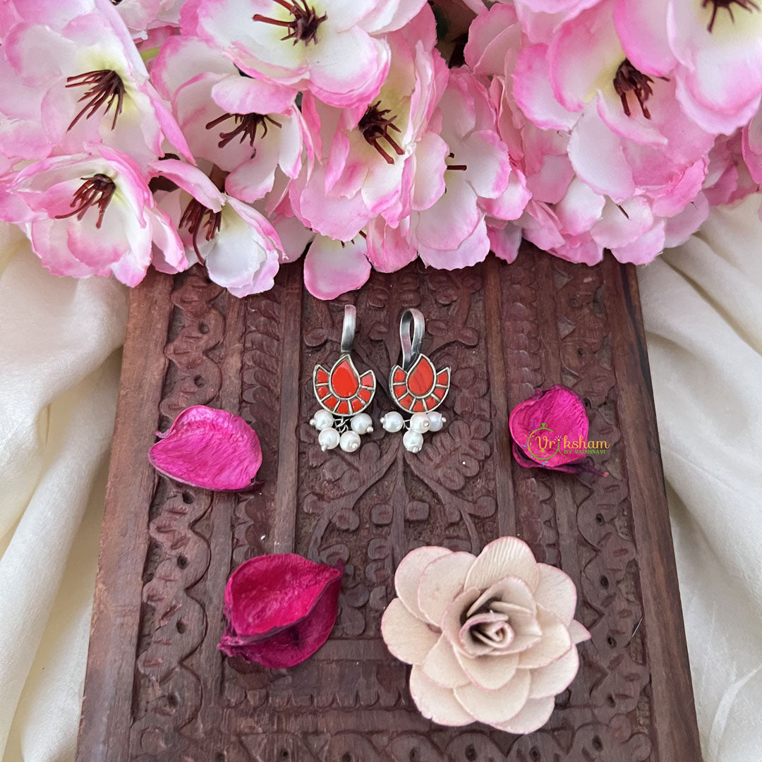 Vriksham Diya Shape Maharashtrian Style Press Bugadi-Coral-White Bead-J3128