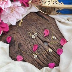 Vriksham 3 Leaf Style Pendant Invisible Chain Neckpiece-G18428
