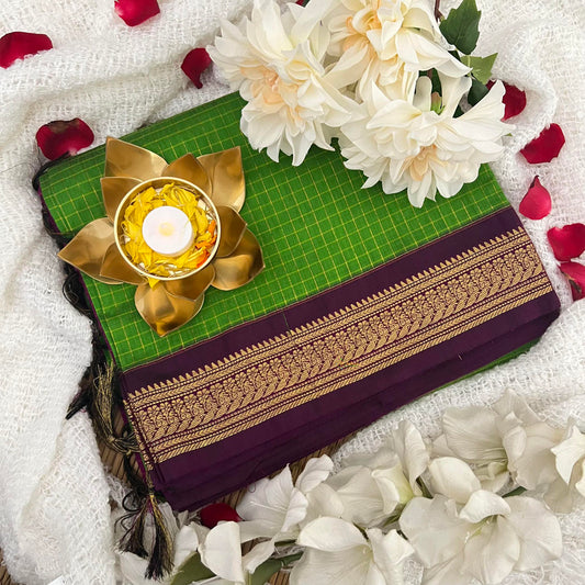 Parrot Green With Voilet Border-Vairaoosi Podi Kattam-Kalyani Cotton Saree - VS3446