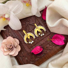 Vriksham Premium Half Moon & Pear Drop Style Kundan Jadau Bugadi-Red Green-Pearls-J4182