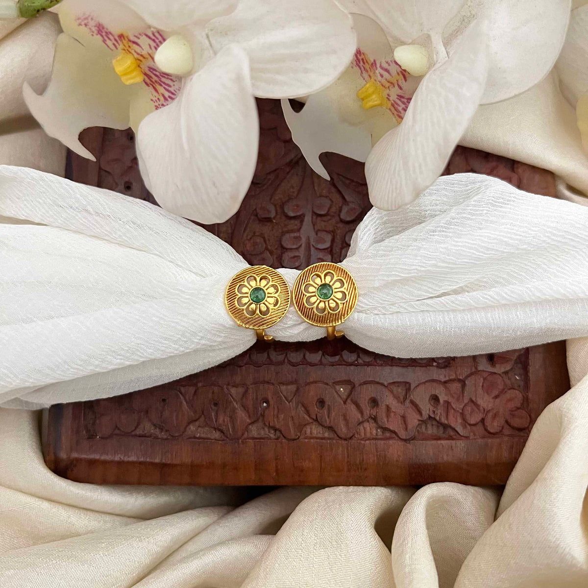 Vriksham Antique Gold Medallion Design Green Adjustable Toe Rings-G21657