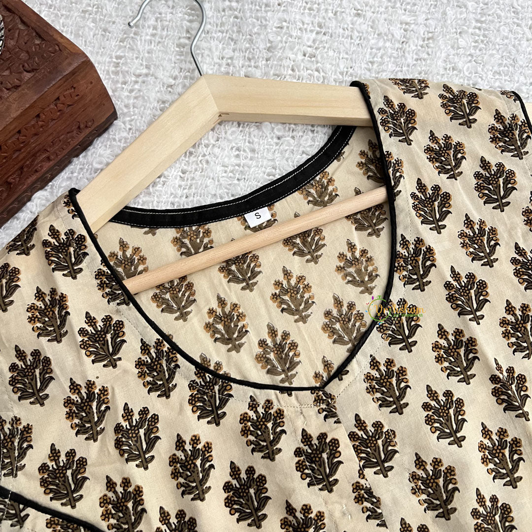 Vriksham Premium Floral Printed Readymade Sleeveless  Blouse-Kalamkari Print-Skin Color-VS4531