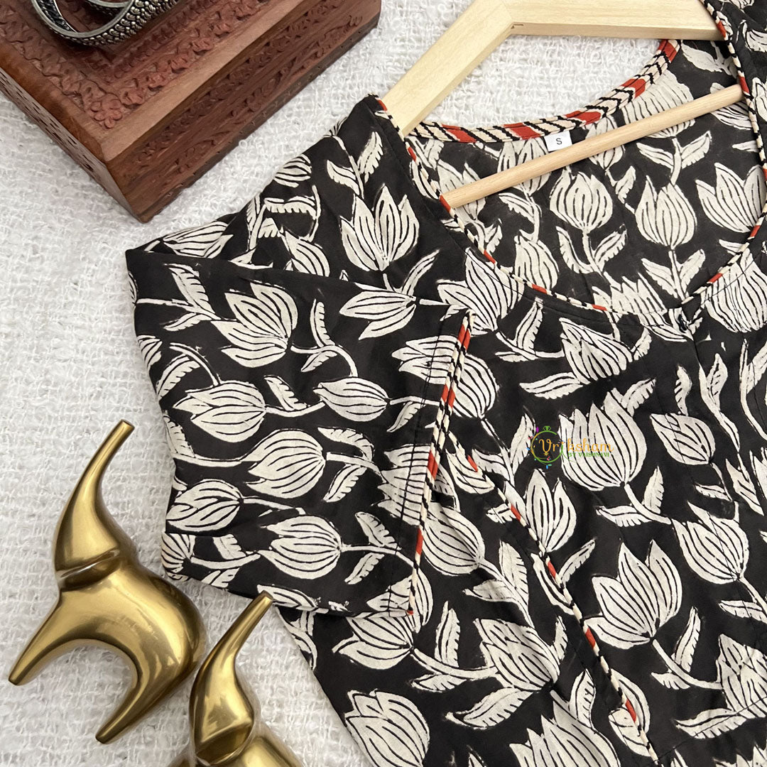 Vriksham Premium Lotus Print Readymade Blouse -Kalamkari Print -Black-VS4509