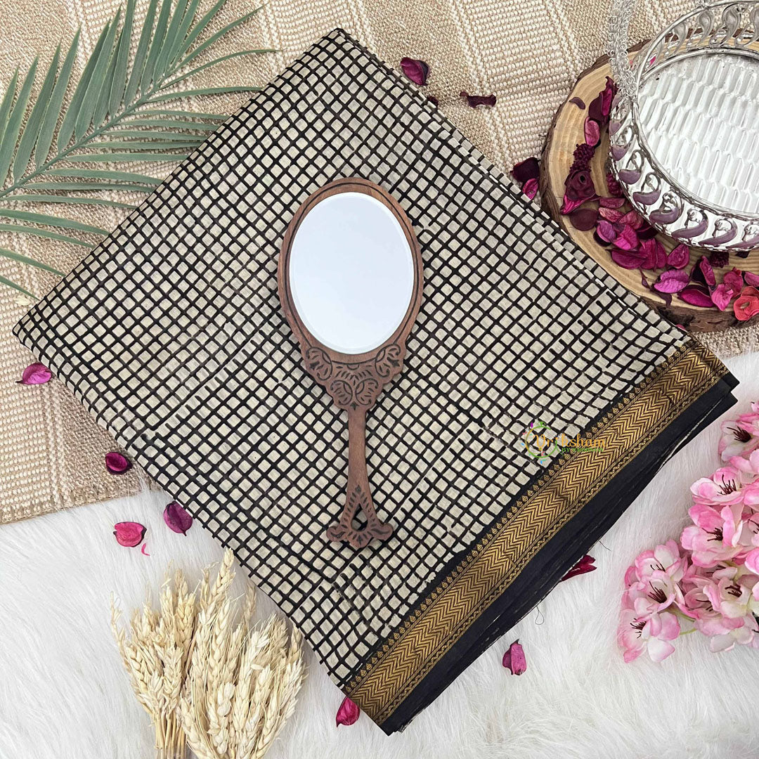 Vriksham Black & White Square Design Maheshwari Silk Cotton Saree-Handloom Maheshwari Saree-VS4948