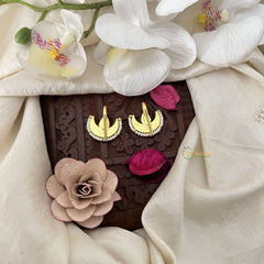 Vriksham Half Moon & Diya With Pearl Kundan Jadau Press Bugadi-Red White & Green-J3527