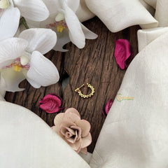 Vriksham Half Round Naths/Nose pin-Red White-G18701