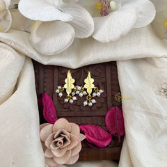 Vriksham Paisley Floral Charm Kundan Jadau Press Bugadi-Red Green-Pearl-J3536