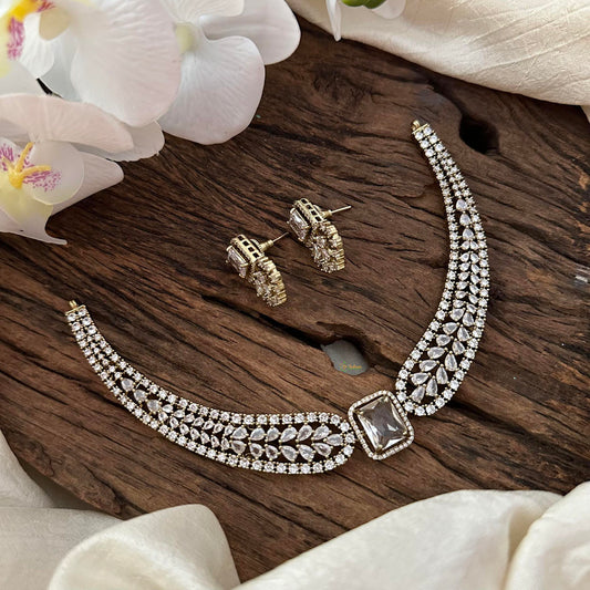 Trendy Victorian Diamond Choker-White-VV1681