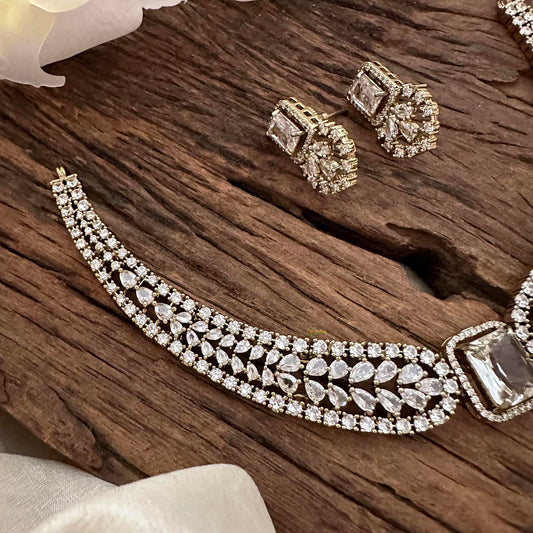 Trendy Victorian Diamond Choker-White-VV1681