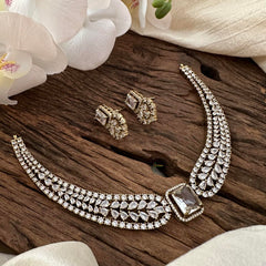 Trendy Victorian Diamond Choker-White-VV1681