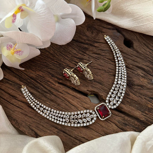 Trendy Victorian Diamond Choker-Red-VV1683