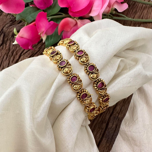 Unique Gold Look Alike Bangle-Red-G13428