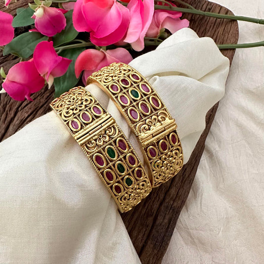 Premium Red Green Kemp Stone Bangle-Screw Type Bangles-G13400