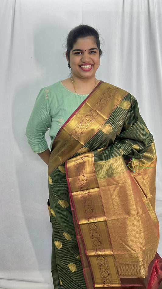 Dark Green Vairaoosi Podi Kattam Pure Silk Saree - VS4000