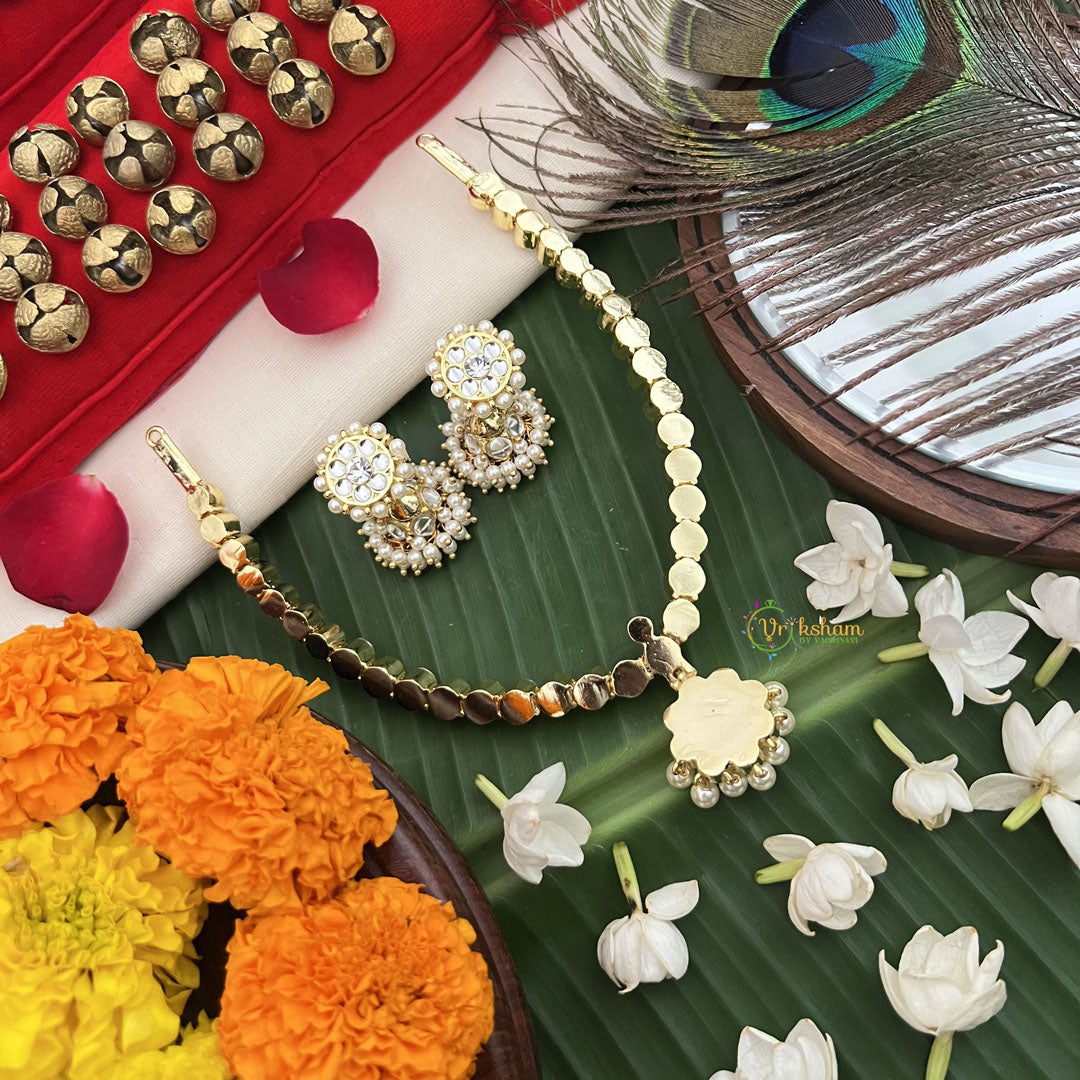 Vriksham Classic temple Round Design Attigai Style Short Neckpiece-Pearl-G19728