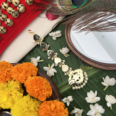 Vriksham Traditional temple-inspired Style Kemp Mang Tikka-Red White & Green-Pearl-G19732