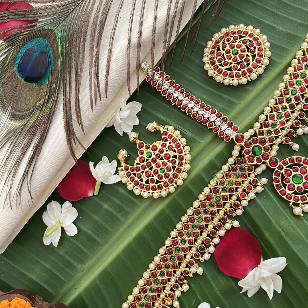 Vriksham Traditional Kemp Gold Plated Zig Zag Tikka With Chandran Suriyan-Red Green-Pearl-G19636