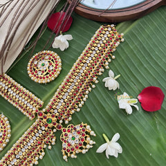 Vriksham Traditional Kemp  Tikka With Chandran Suriyan-Red Green & White-Pearl-G19638