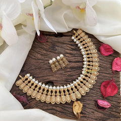 Gold Look Alike Pearl Embellished Choker-G15343