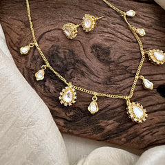 Simple Gold Look Alike Kundan Neckpiece-Tear Drop-G13628