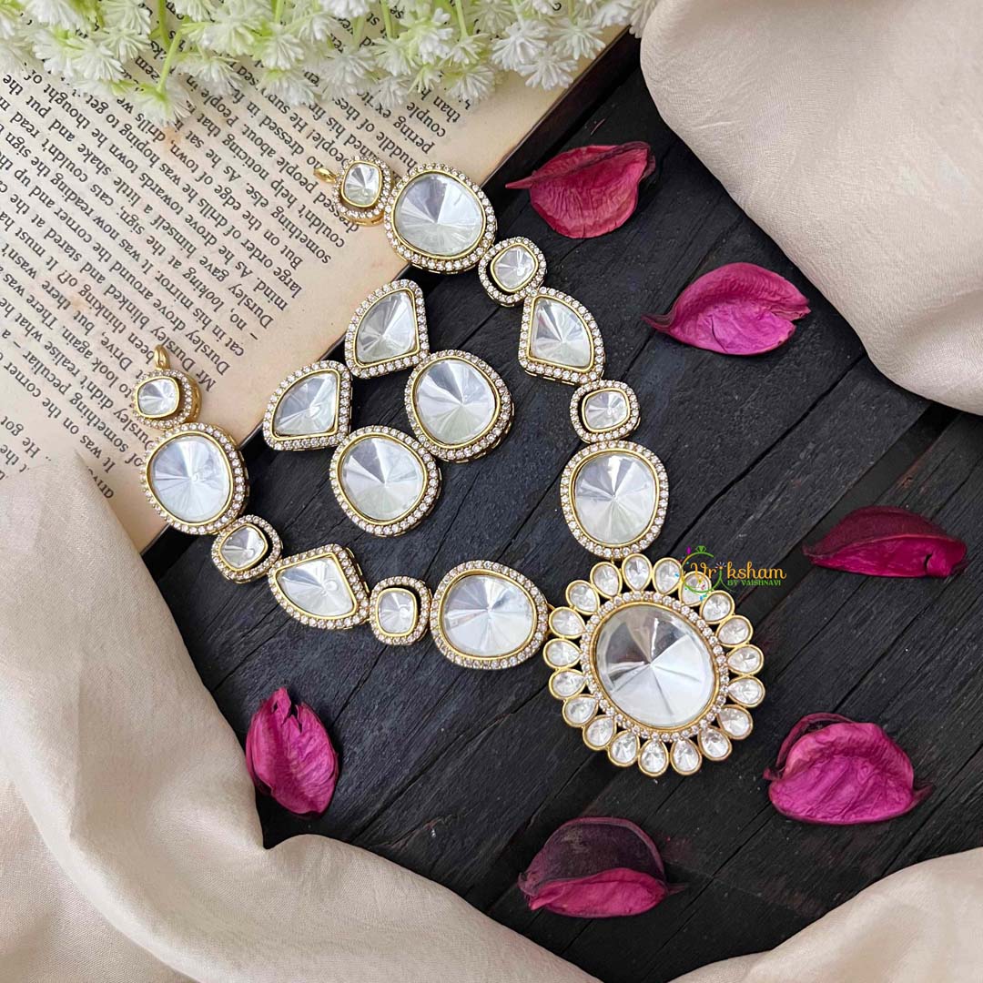 Lavish Mossanite Victorian Diamond High Neckpiece - White - VV1378