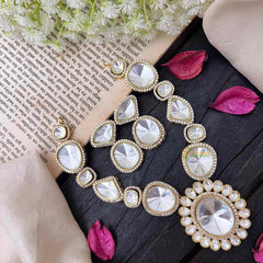 Lavish Mossanite Victorian Diamond High Neckpiece - White - VV1378