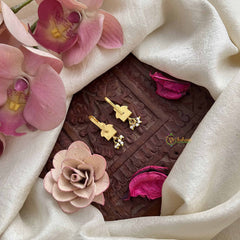 Vriksham Geometric Teardrop Style Kundan Jadau Press Bugadi-Red White-Pearls-J3776