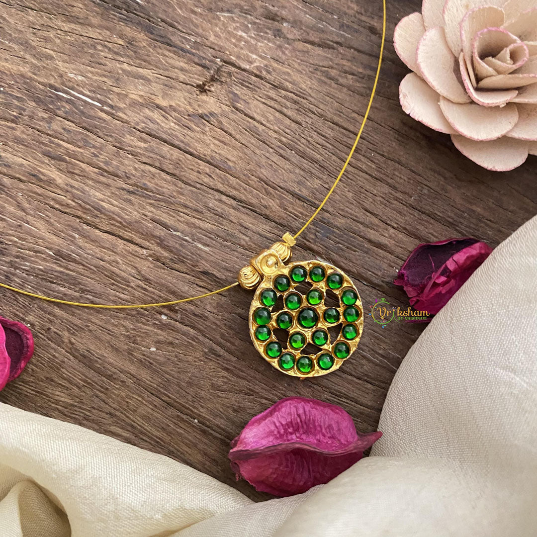 Single Green Kemp Stone Pendant Invisible Chain-G15543