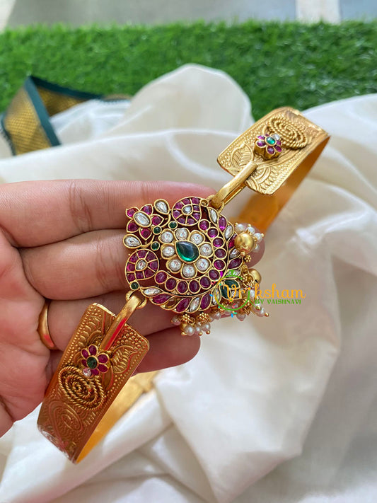 Premium AD Stone Floral Pendant Plain Hipbelt-tilak -G3829