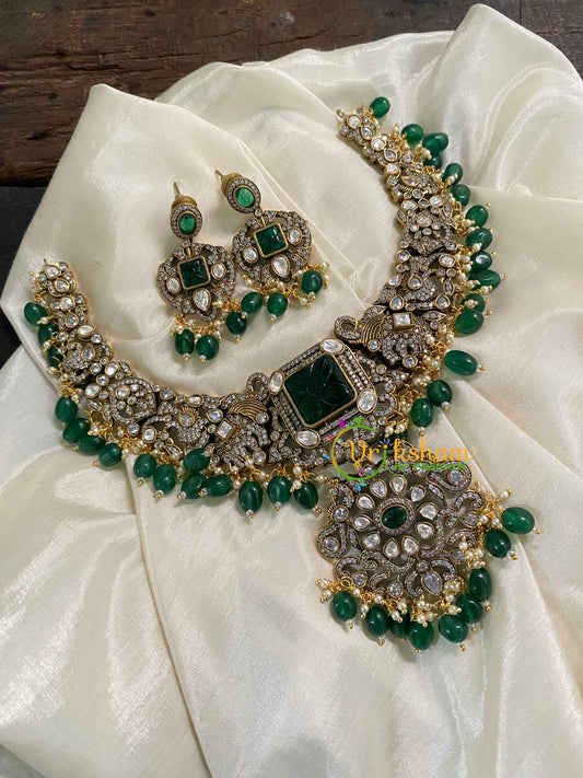 Green Victorian Diamond Short Neckpiece -VV556