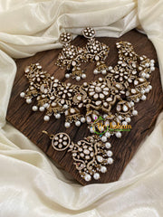 White Victorian Diamond Short Neckpiece -VV877