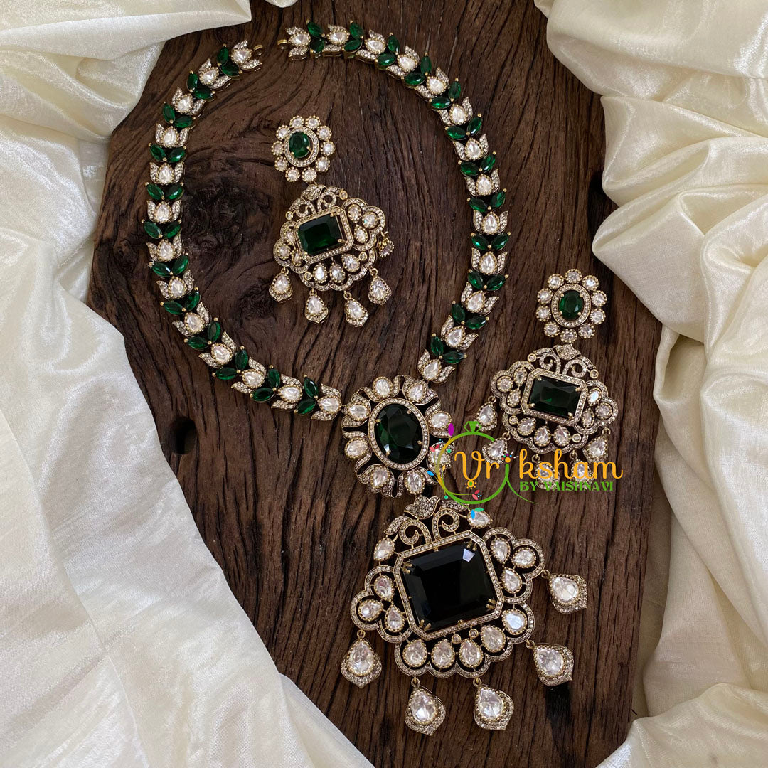 Green Victorian Diamond Short Neckpiece -Pearl-VV1180