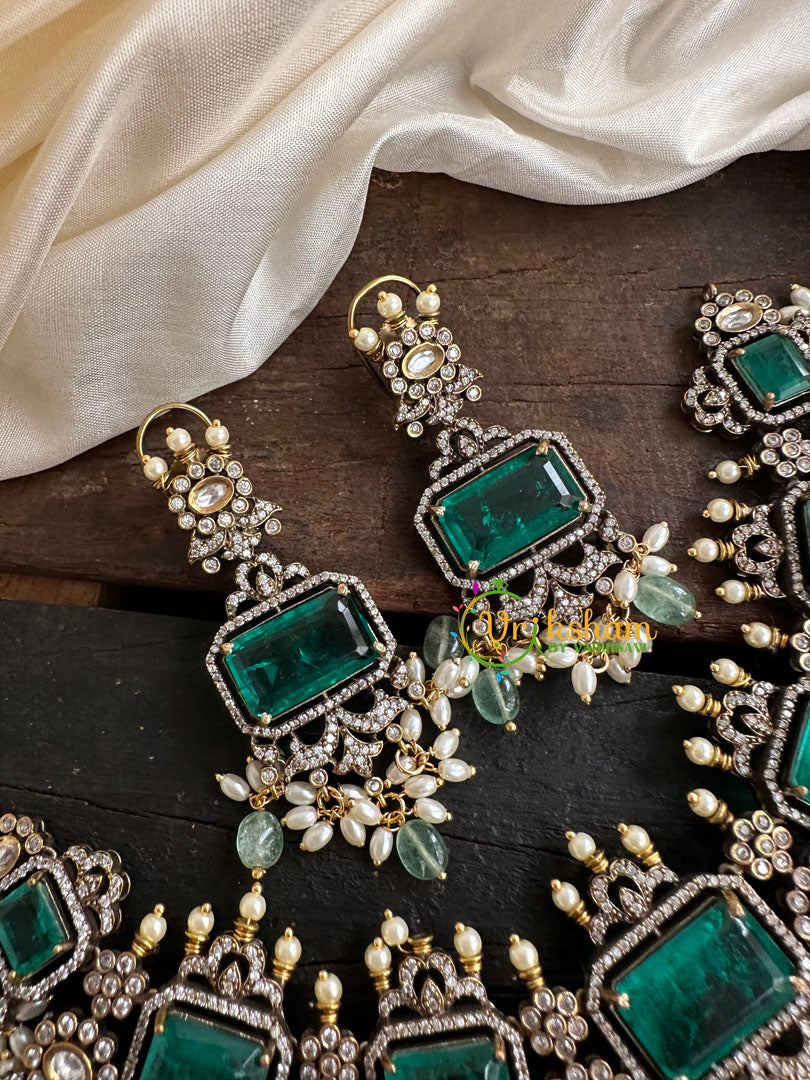 Green Victorian Diamond Short Neckpiece -VV115