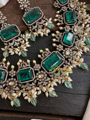 Green Victorian Diamond Short Neckpiece -VV115