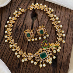 Elegant Pearl Short Neckpiece -Green -G05