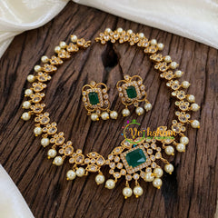 Elegant Pearl Short Neckpiece -Green -G05