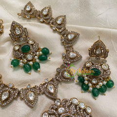 Emerald Green Victorian Diamond Short Neckpiece -VV559