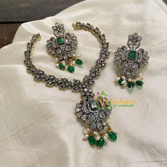 Simple Victorian Diamond Short Neckpiece -Green -VV563