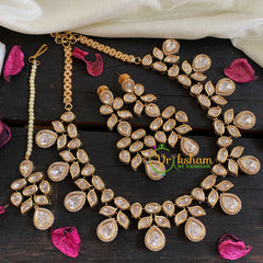 White Victorian Diamond High Neck Choker-VV042