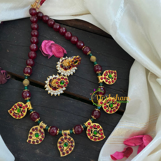 Traditional Kemp Beaded Neckpeice-Red Green-K061