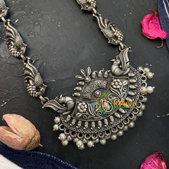 Silver look Alike Pendant Neckpiece-S347