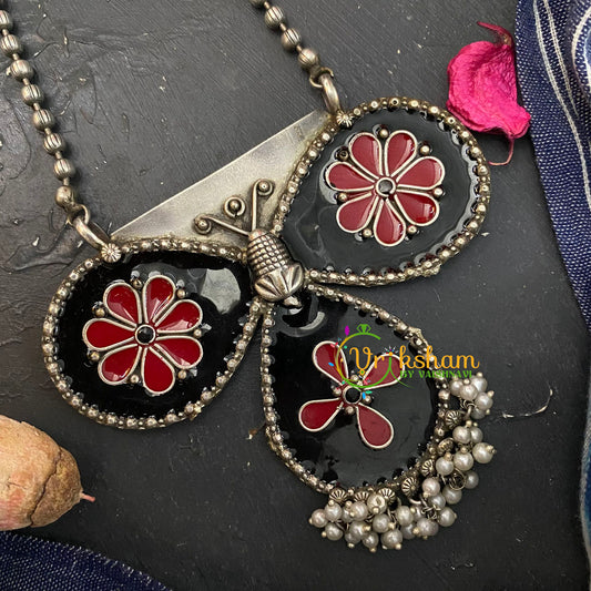 Silver Look Alike Pendant Neckpiece-S350